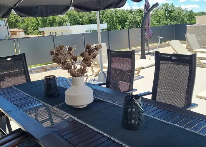 Melanie בית נופש